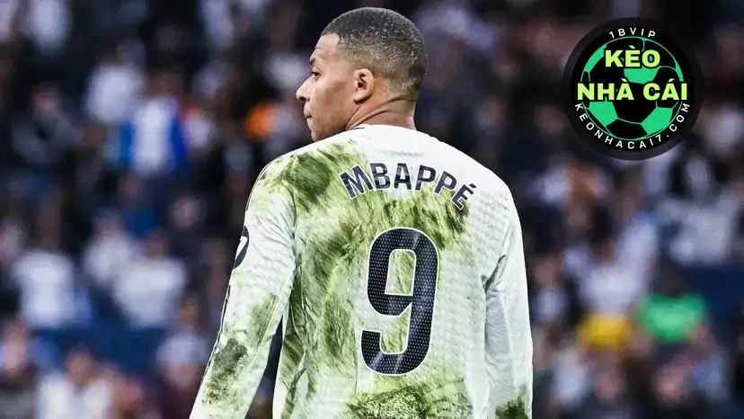 Mbappé màng về quả phạt đền nhưng Vinicius Jr đá hỏng một cách đáng tiếc